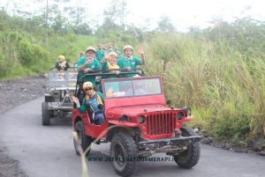lava tour jeep merapi yogyakarta 1