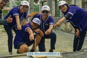 Amazing Race Jeep Lava Tour2